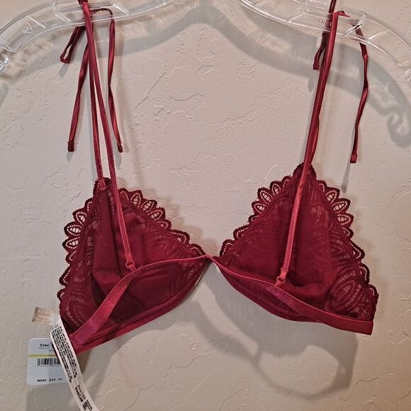 NWT Intimately By Free People Mila Bralette in Berry Medium - Picture 2 of 6